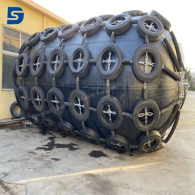 Standar ISO 17357 Fender Karet Pneumatik Menampilkan Tekanan Desain 00508MPa Pemasangan Mudah Memastikan Penyerapan Energi