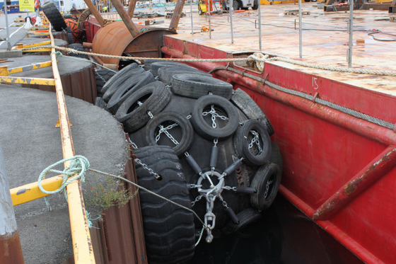 Anti Tabrakan Yokohama Pneumatic Fender Boat Bumper Karet Alam
