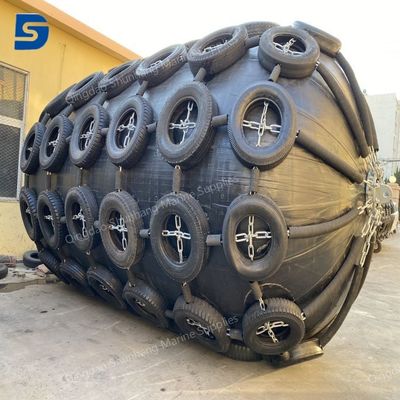 Lebih dari 10 Tahun Desain Menggunakan Kapal Penyelamat Fender Heavy Duty Dock Fender Perlindungan Peralatan Qingdao Pelabuhan Loading