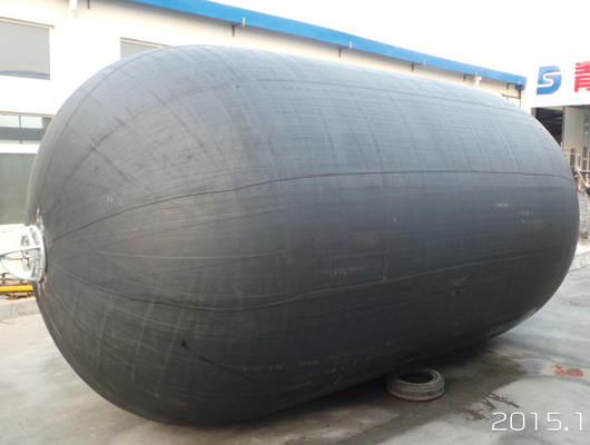 Kapal Untuk Quay Pneumatic Fender Karet Dengan HDG Aksesoris Bahan Dan Penguatan Karet Diped Nylon Cord Fabric