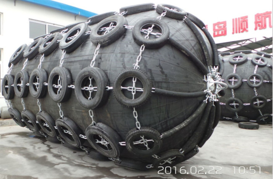 Perlindungan Kapal Fender Perahu Karet Pneumatic Rubber Yokohama Marine Fender