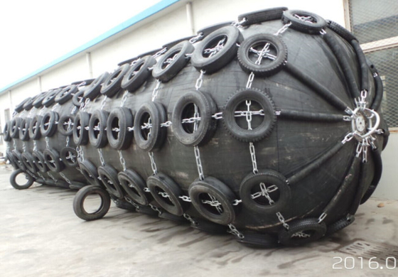 Natural Nylon Pneumatic Rubber Fender Oil Tanker Protection Yokohama Fender Ukuran