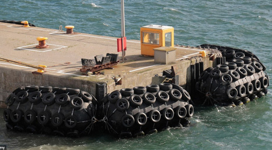 Ocean Platform Boat Pneumatic Rubber Yokohama Fender Ukuran Disesuaikan