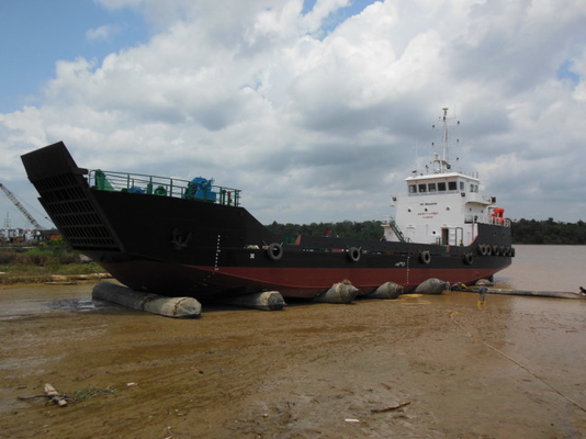Docking Perahu Tiup Mengangkat Airbag Karet Laut