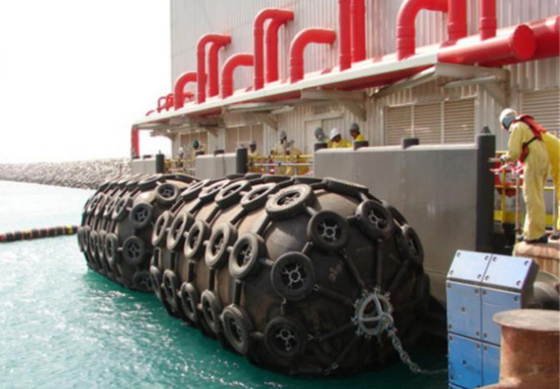 Yokohama Type Marine Pneumatic Rubber Fender untuk Perlindungan Docking Kapal
